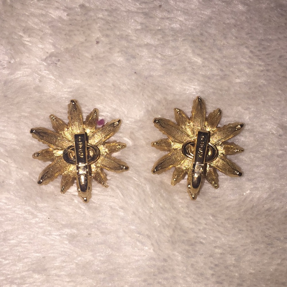 {Vintage} Avon clip on earrings - Picture 2 of 3